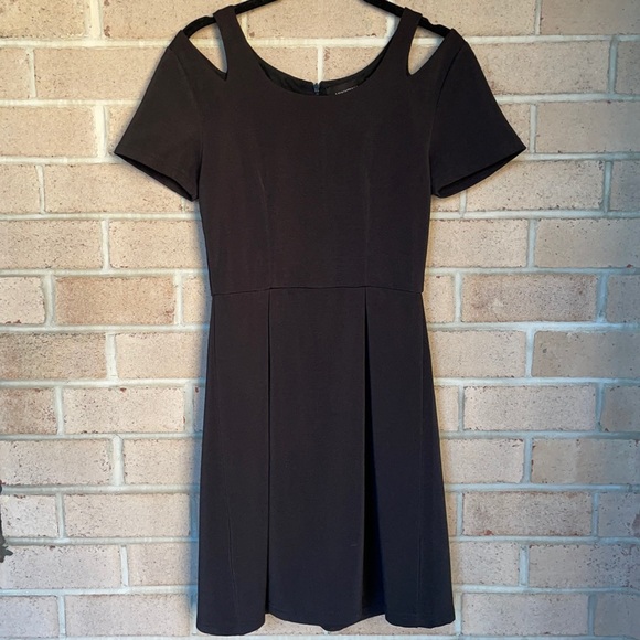 MINKPINK Dresses & Skirts - MINKPINK Black Pleated A-Line Dress
